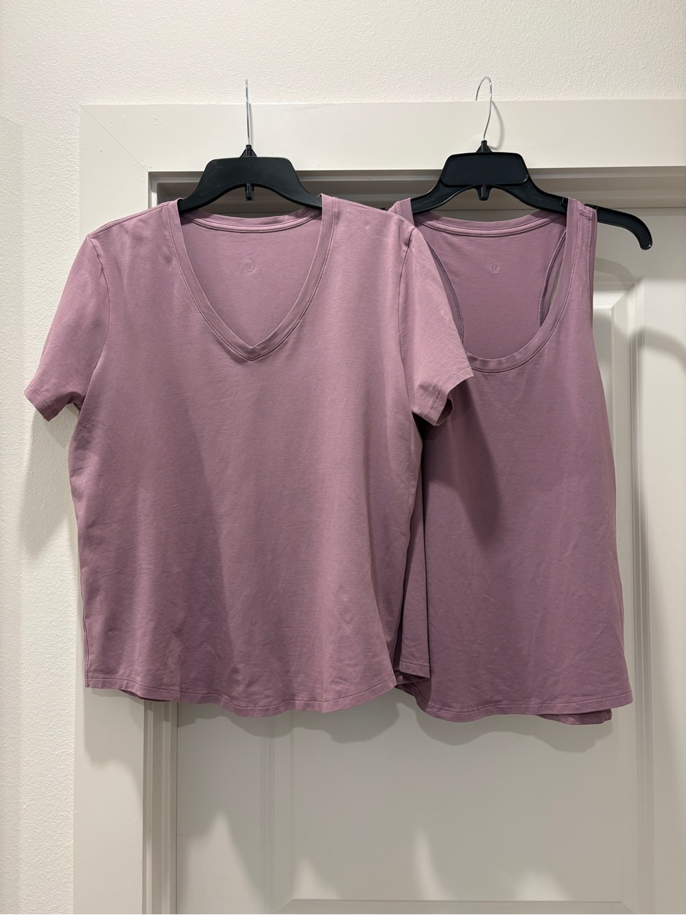 Lululemon Love  V Neck T-shirt and Scoop Neck Racerback Tank Sz 10 Lavender Lux